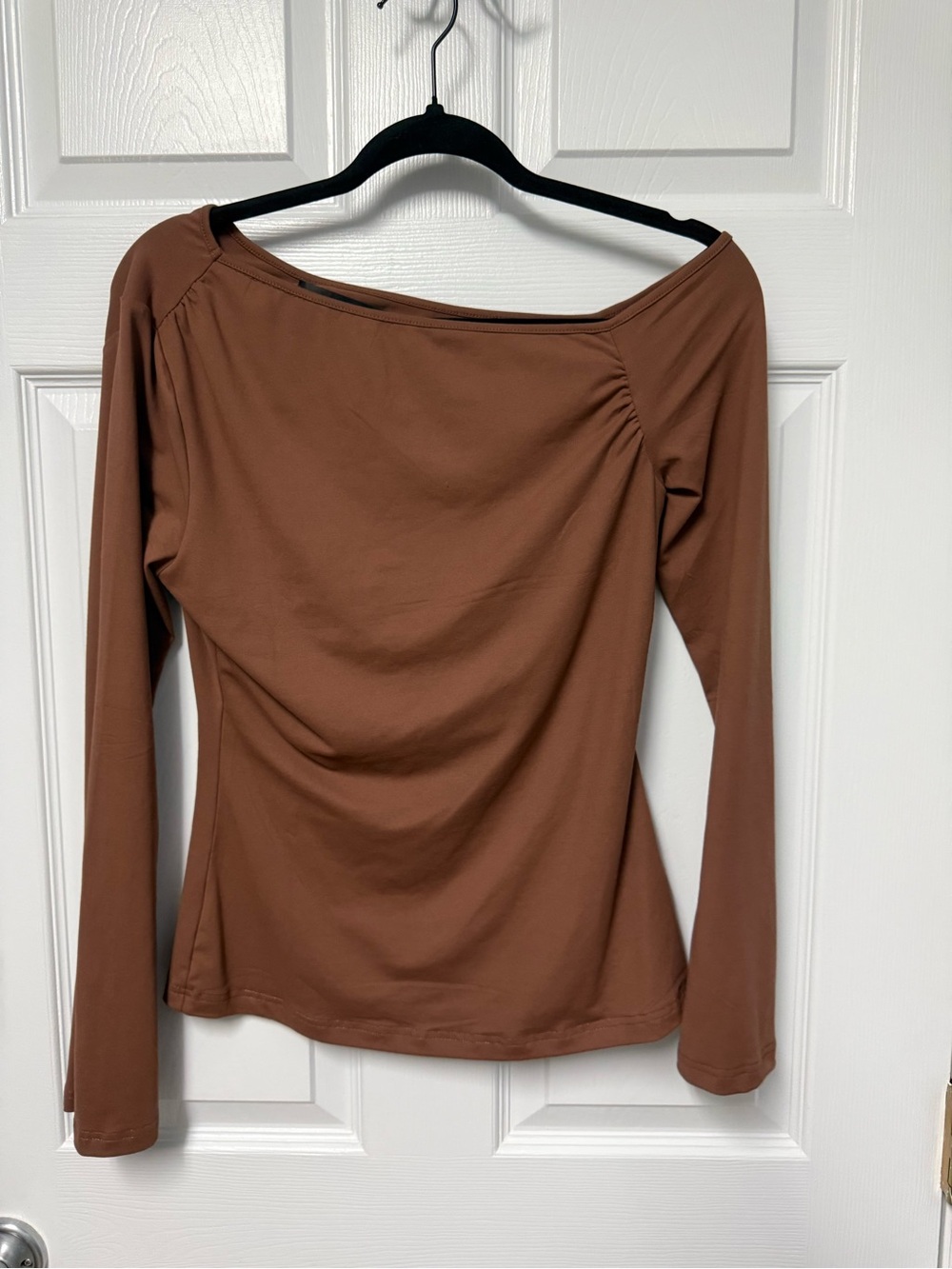Women's Off-Shoulder Long Sleeve Top in Chestnut Brown